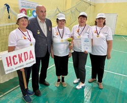Спортсмены серебряного возраста приняли участие в спартакиаде в Нариманове