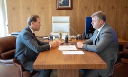 Астраханский губернатор взял на контроль вопрос по задержке зарплат на заводе «Лотос»