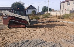 В селе Верхнелебяжье благоустраивают детскую площадку