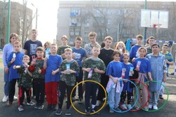 В наримановском центре прошла эстафета «Ура, каникулы!»