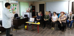 Наримановским пенсионерам организовали беседу с врачом-терапевтом