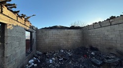 В наримановском поселке сгорела хозяйственная постройка