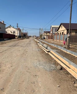 В селе Наримановского района начат ремонт дорожного полотна