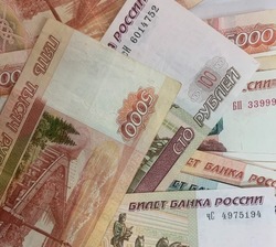 Жительница Наримановского района украла с чужой карты 600 тысяч рублей