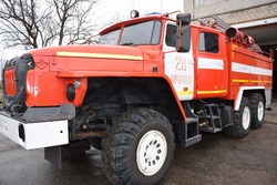 В Наримановском районе загорелась опора ЛЭП