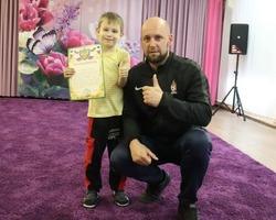 Воспитанники социального центра встретились с земляком- футболистом в Нариманове