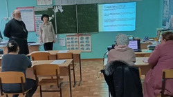 Наримановский священник провел беседу с родителями школьников