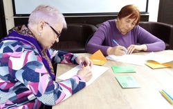 Наримановские пенсионеры написали письма в будущее