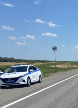 Наримановские автоиспекторы напомнили водителям правила перевозки детей в авто