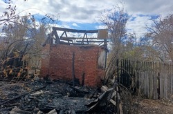 В Наримановском районе на даче произошел пожар 