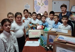 Наримановские школьники собрали подарки для бойцов СВО