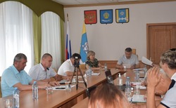 В Наримановском районе прошло заседание дорожной комиссии