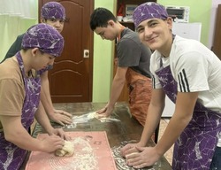 В наримановском центре приготовили блюдо национальной кухни