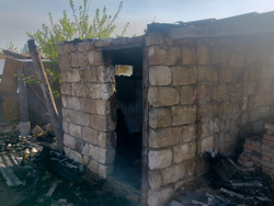 В Наримановском поселке сгорела баня