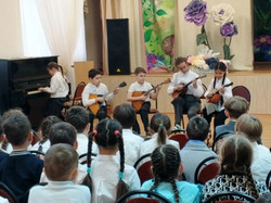 В наримановской сельской школе прошел концерт «Музыка детям» 