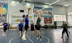 В Нариманове состоялись соревнования по волейболу «Серебряный мяч»