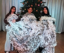 Воспитанники наримановского центра плетут зимние укрывные сети для бойцов СВО