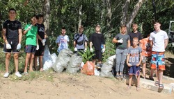 Наримановские подростки провели акцию «Чистый берег»