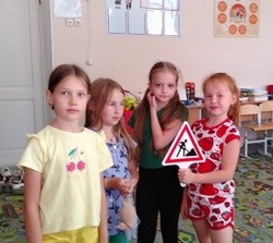 В наримановском селе дети спешат в пришкольный лагерь