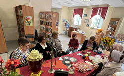 В наримановской библиотеке прошли посиделки «Славим возраст золотой»