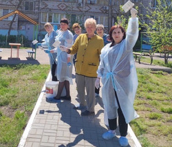 Наримановские медики провели весенний субботник
