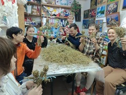 В наримановском доме-интернате создают масленичное настроение⠀