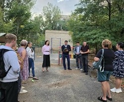 Депутат встретилась с жителями города Нариманова