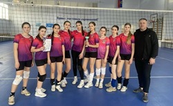 Волейбольная команда из Нариманова представит район в областных соревнованиях